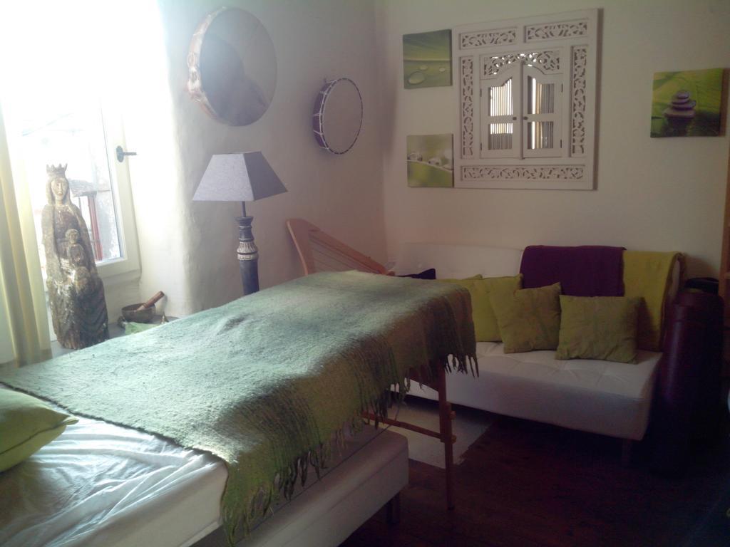 Bed and Breakfast Le Clos De La Source Le Bousquet-d'Orb Екстер'єр фото