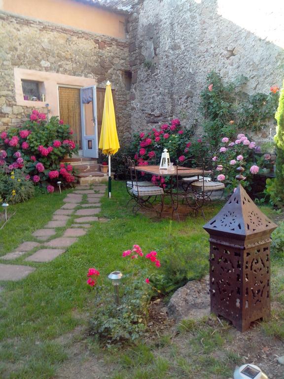 Bed and Breakfast Le Clos De La Source Le Bousquet-d'Orb Екстер'єр фото